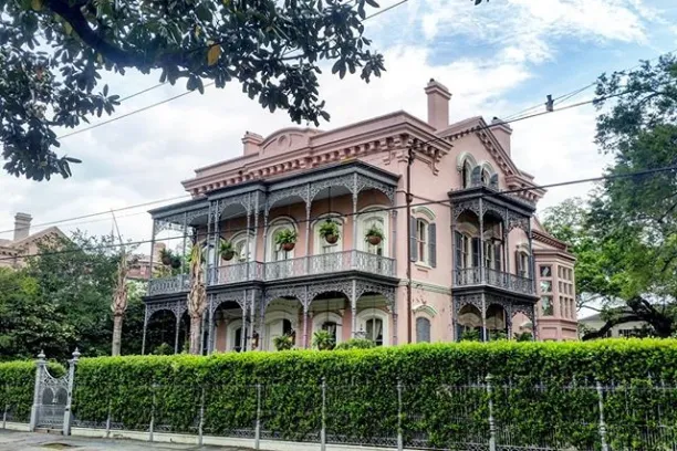 mansion in the garden district of new orleans, LA